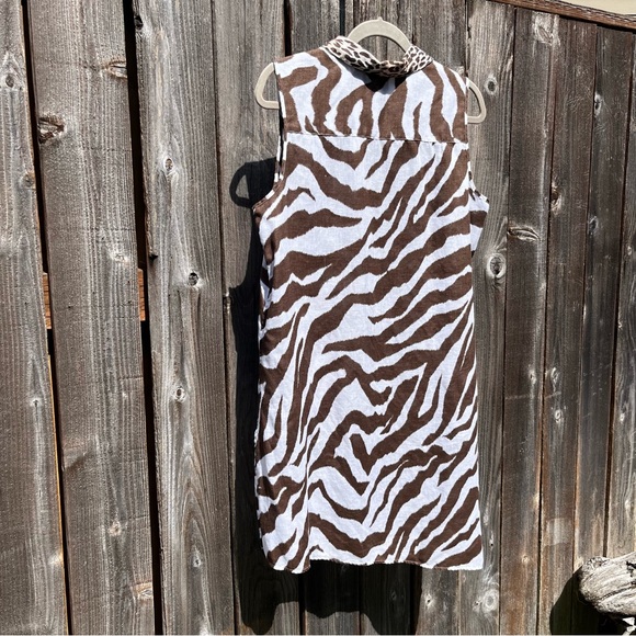 Chico’s brown sleeveless asymmetrical animal print linen tunic medium - Picture 9 of 16